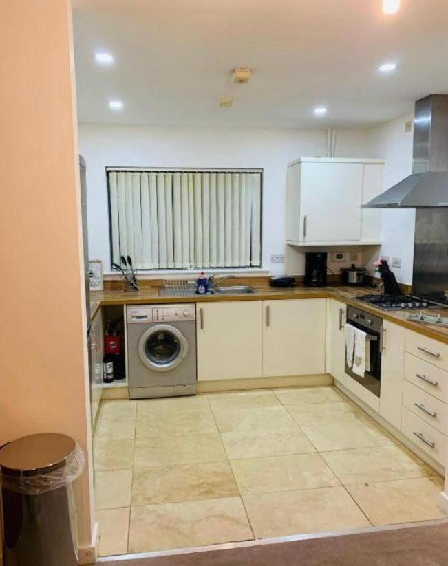 Apartment Haven, Large Double In East London, Barking, Free Parking