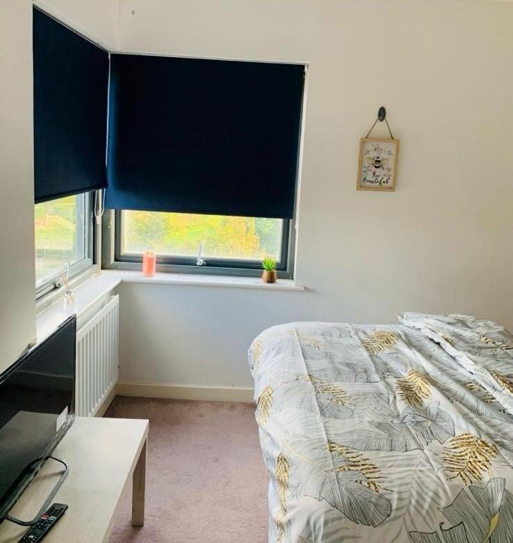 Apartment Haven, Large Double In East London, Barking, Free Parking Barking (Greater London)