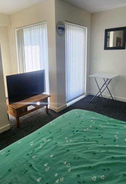 Haven, Large Double In East London, Barking, Free Parking Apartment *